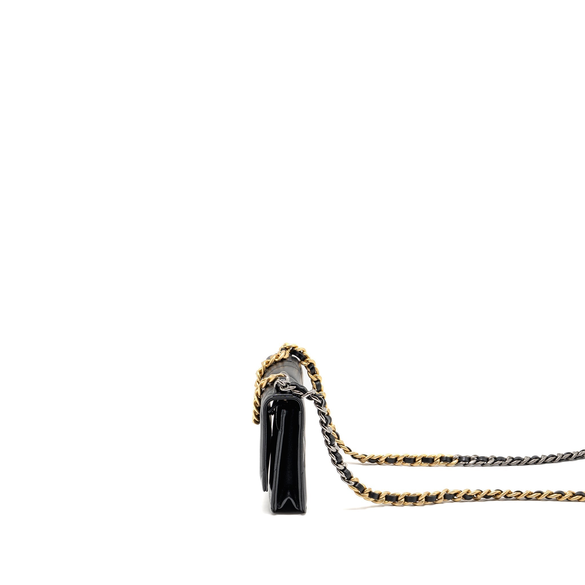 chanel-19-wallet-on-chain-lambskin-black-multicolour-hardware-1