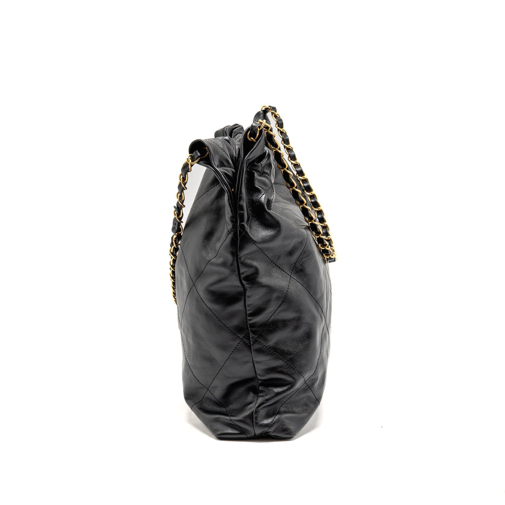 chanel-medium-22-bag-calfskin-black-ghw-microchip-1