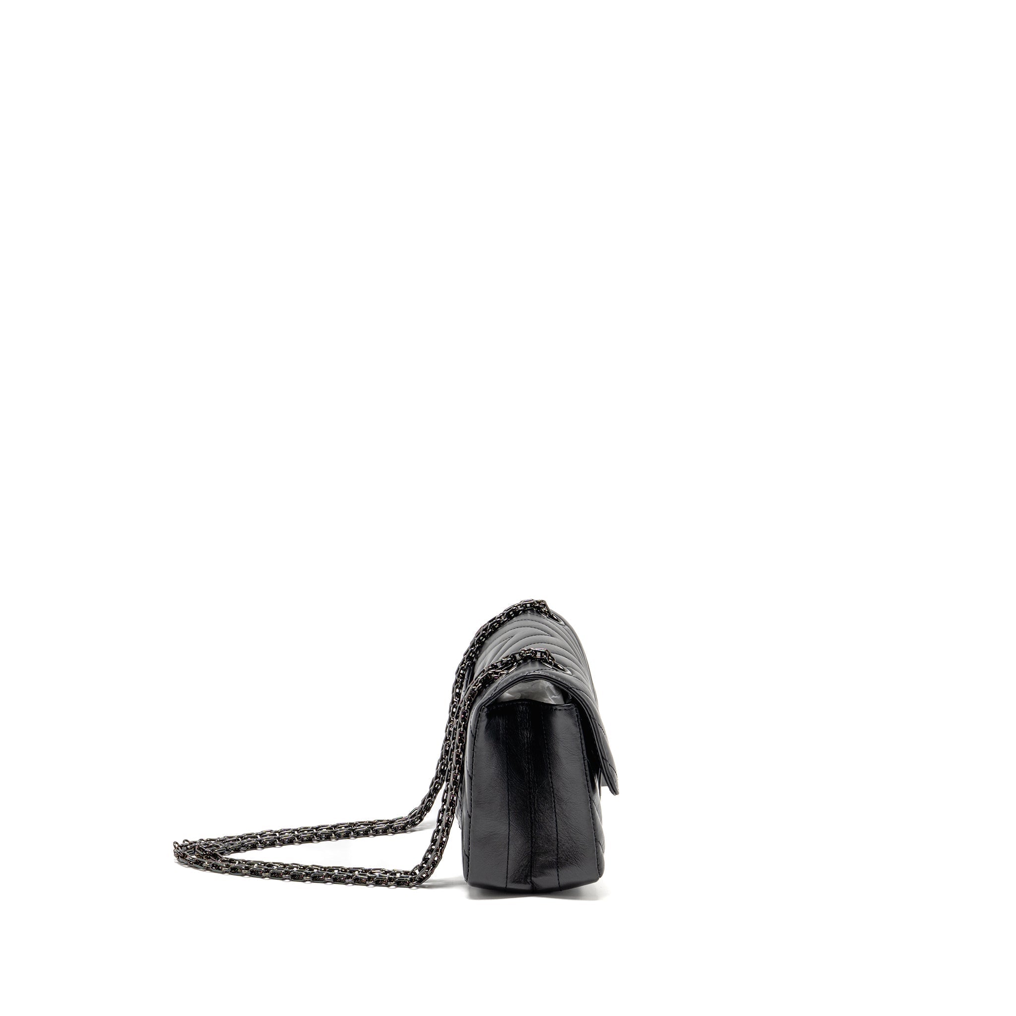 chanel-mini-2-55-reissue-flap-bag-chevron-aged-calfskin-so-black