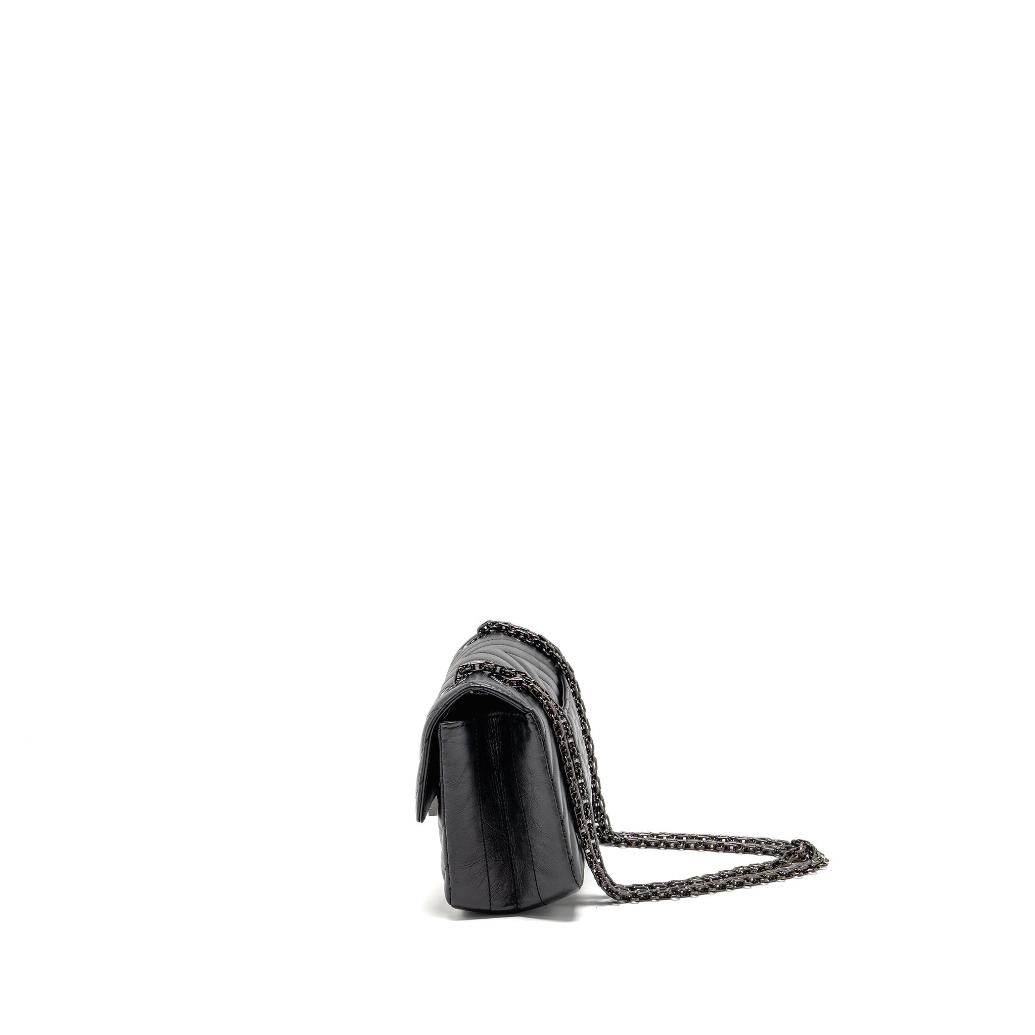 chanel-mini-2-55-reissue-flap-bag-chevron-aged-calfskin-so-black