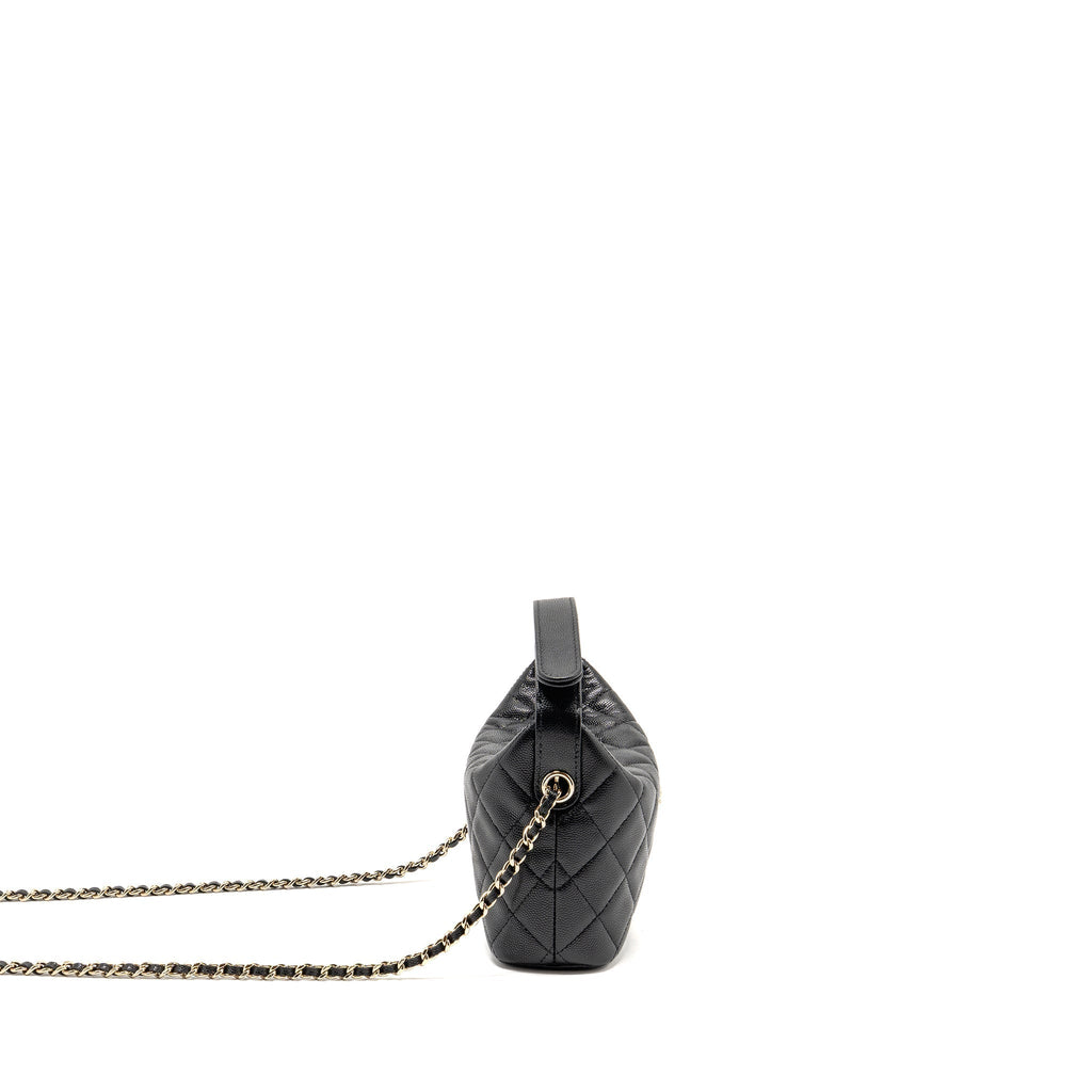 chanel-25c-detail-cc-logo-quilted-hobo-bag-caviar-black-lghwmicrochip