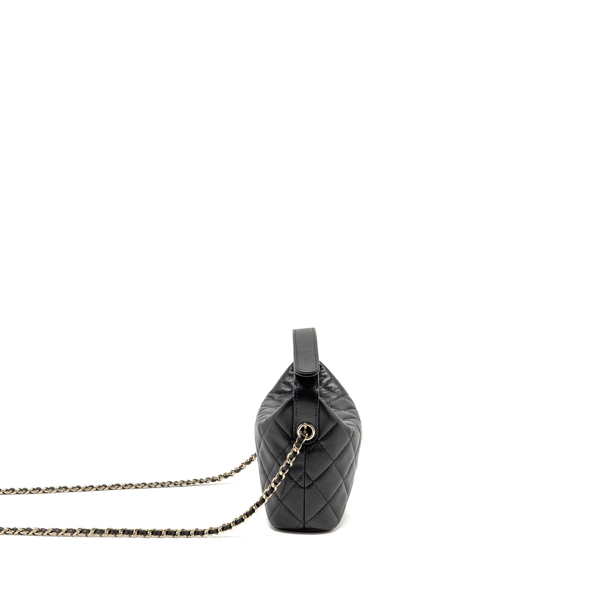 chanel-25c-detail-cc-logo-quilted-hobo-bag-caviar-black-lghwmicrochip