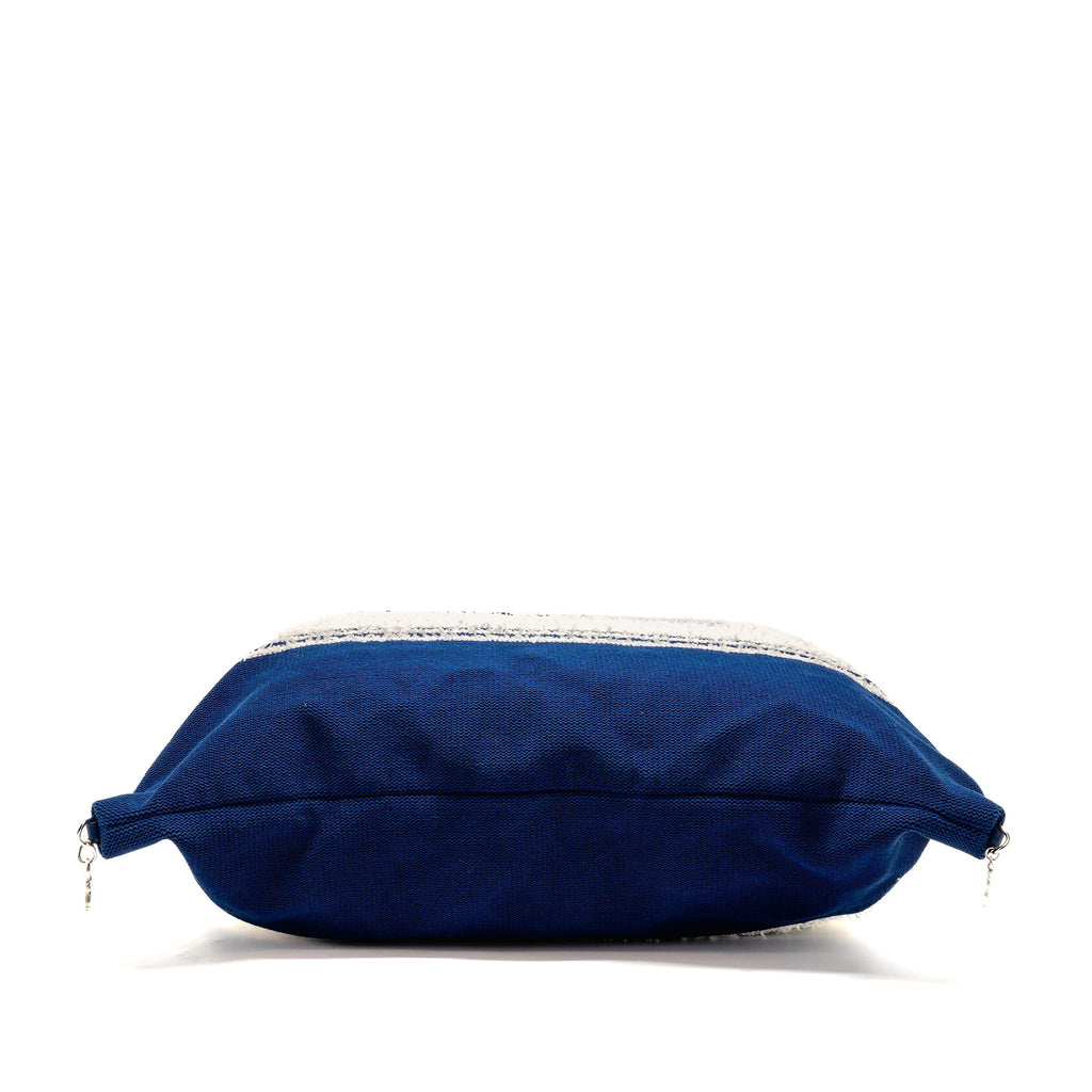 chanel-19p-deauville-biarritz-venice-tote-tweed-white-blue-shw