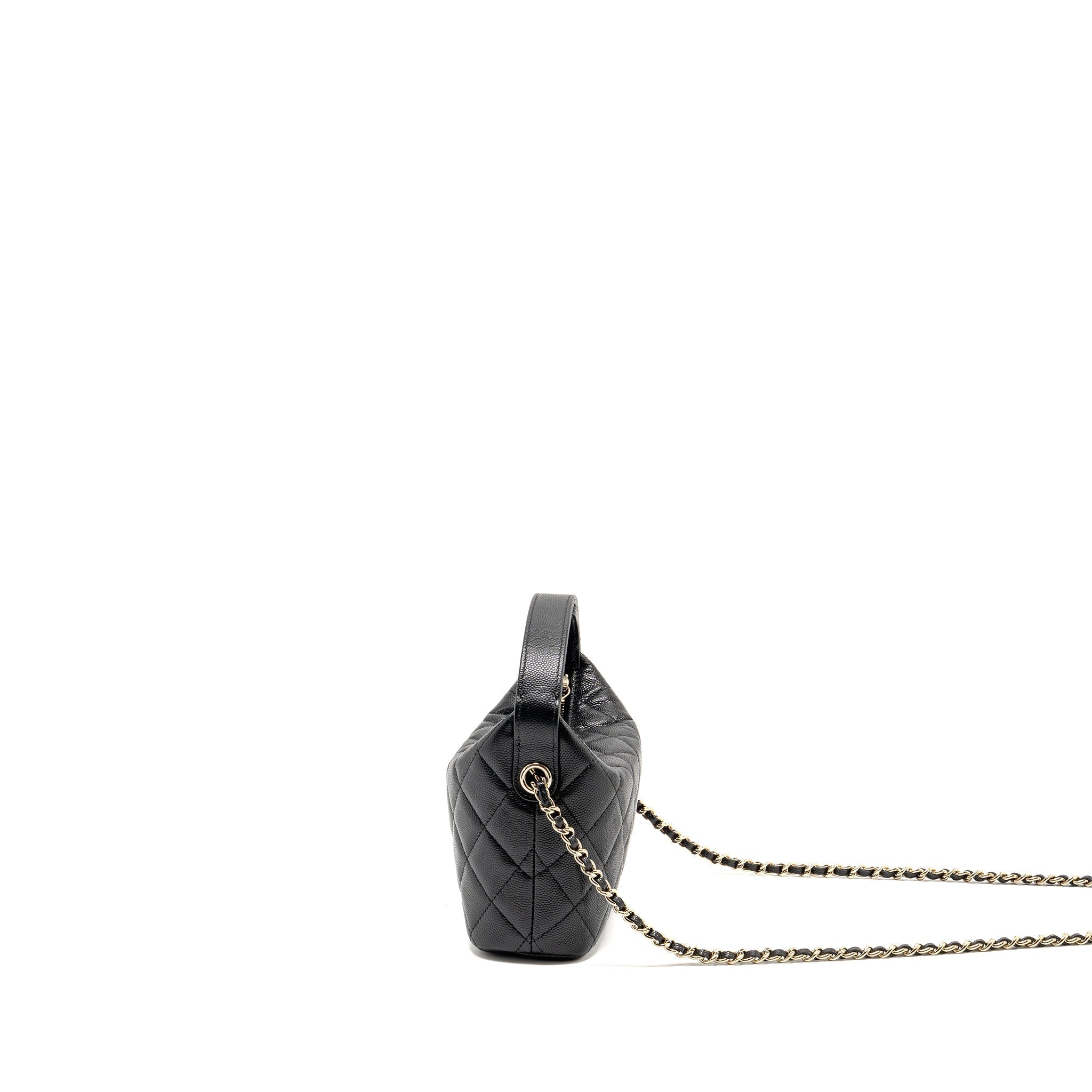 chanel-25c-detail-cc-logo-quilted-hobo-bag-caviar-black-lghwmicrochip