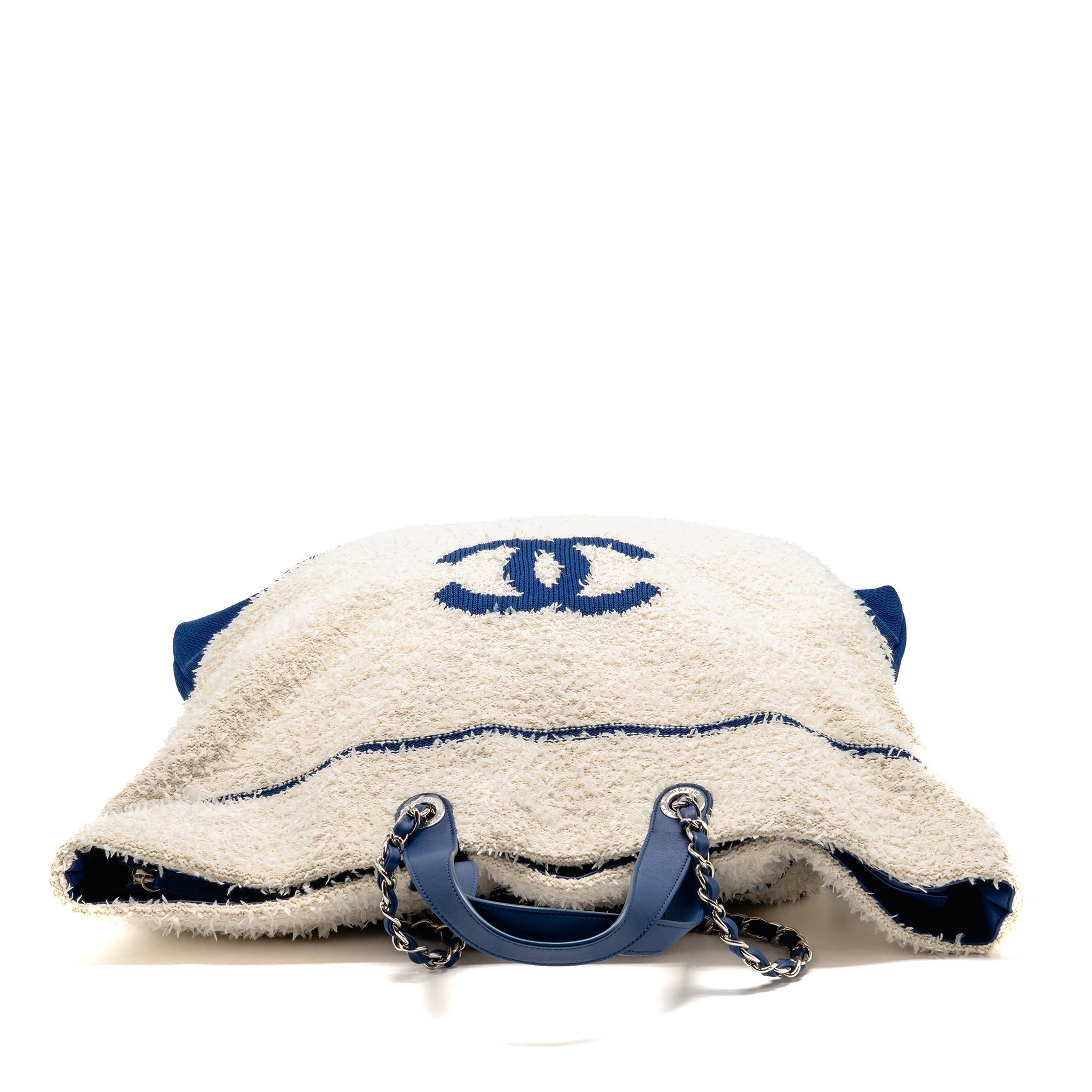chanel-19p-deauville-biarritz-venice-tote-tweed-white-blue-shw