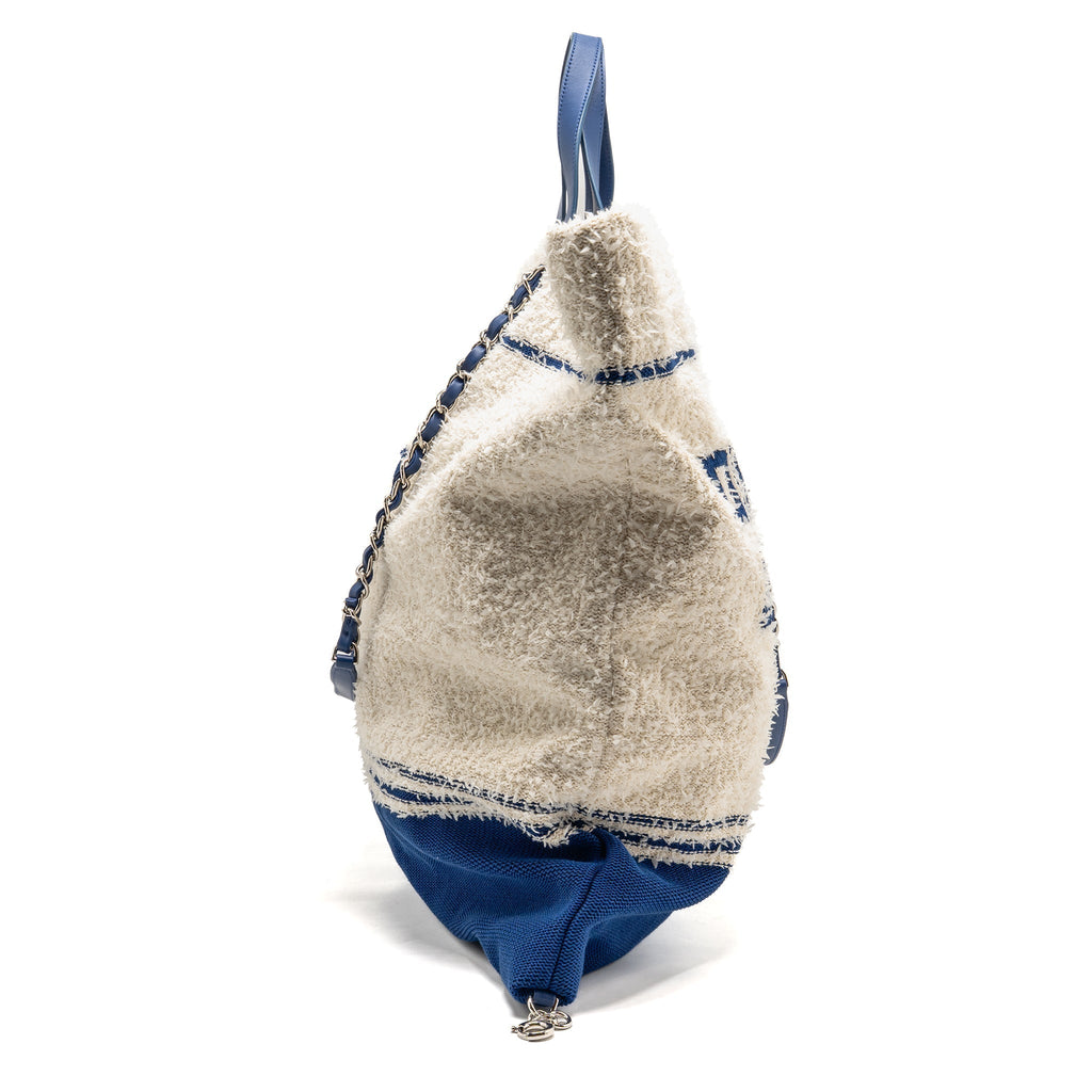 chanel-19p-deauville-biarritz-venice-tote-tweed-white-blue-shw