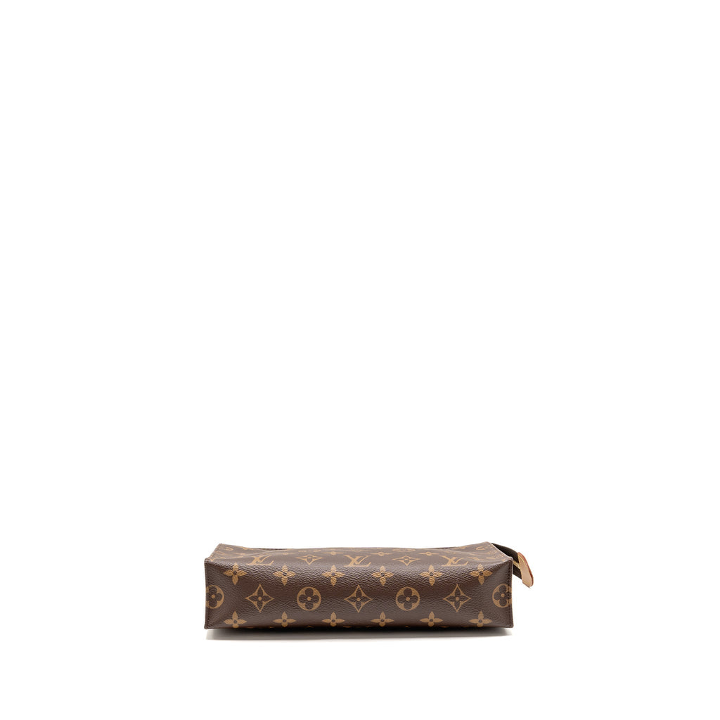 louis-vuitton-toiletry-pochette-26-monogram-canvas-ghw-14