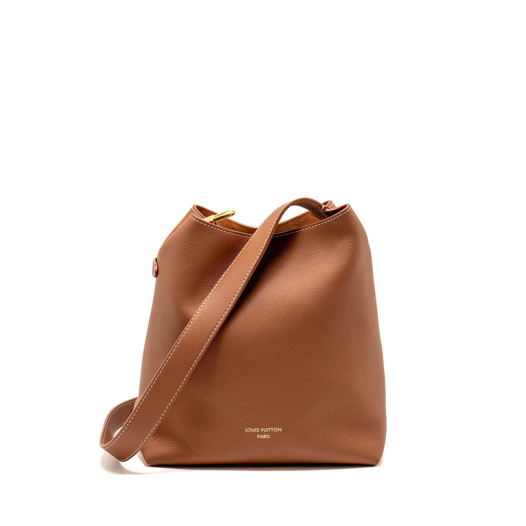 louis-vuitton-low-key-hobo-pm-smooth-calfskin-cognac-ghw