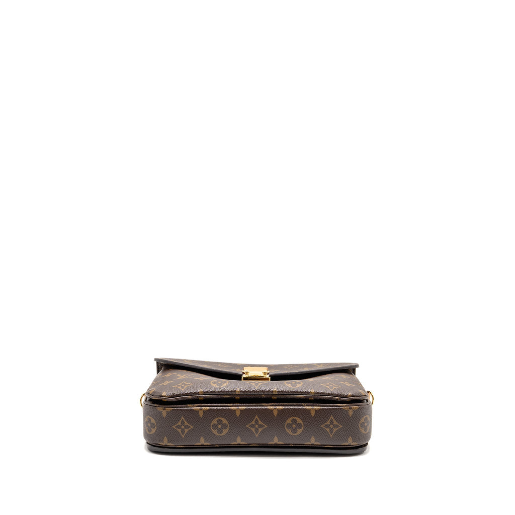 louis-vuitton-pochette-metis-monogram-canvas-ghw-35