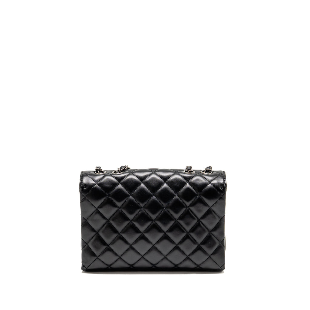 chanel-coco-loop-single-flap-bag-lambskin-black-shw-copy
