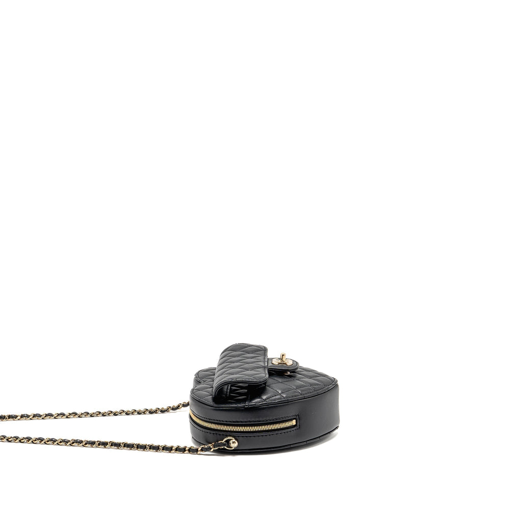 chanel-22s-heart-bag-lambskin-black-lghw-microchip-3