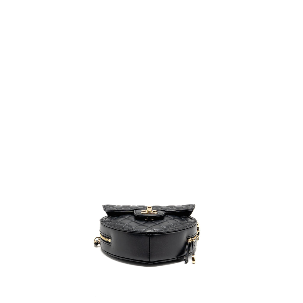 chanel-22s-heart-bag-lambskin-black-lghw-microchip-3