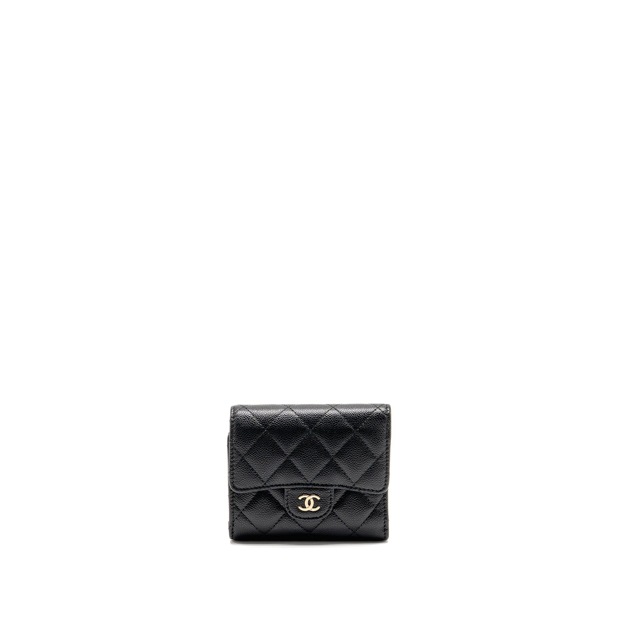 chanel-compact-wallet-caviar-black-lghwmicrochip