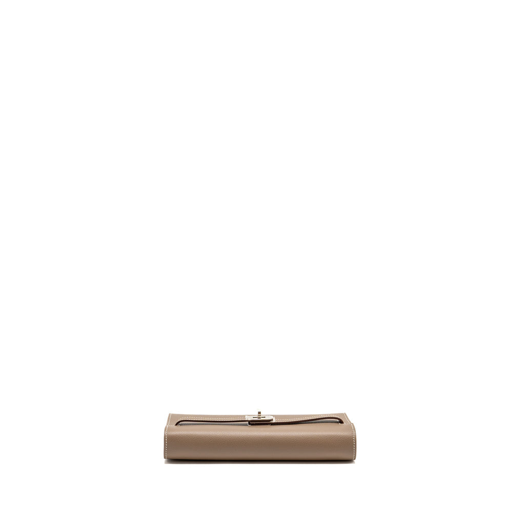 hermes-classic-kelly-to-go-evercolor-etoupe-shw-stamp-b