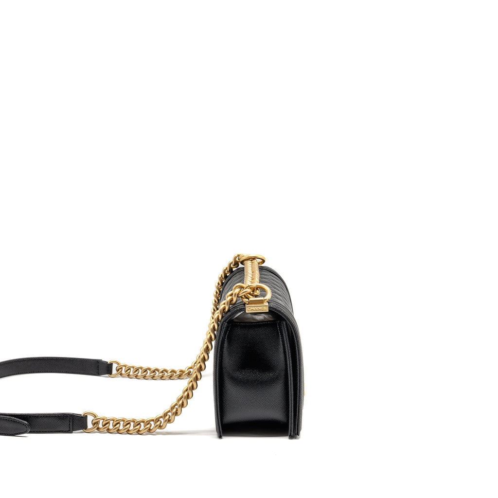 chanel-medium-boy-bag-caviar-black-ghwmicrochip