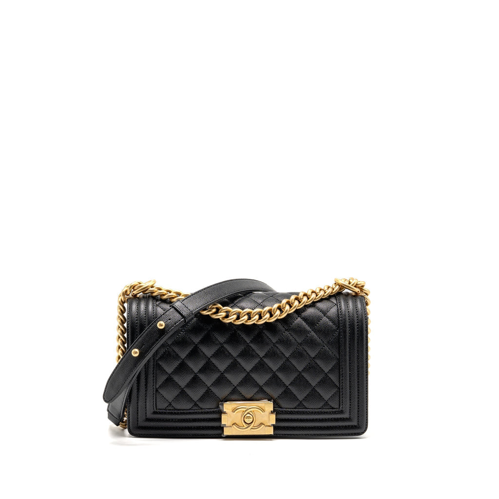 chanel-medium-boy-bag-caviar-black-ghwmicrochip