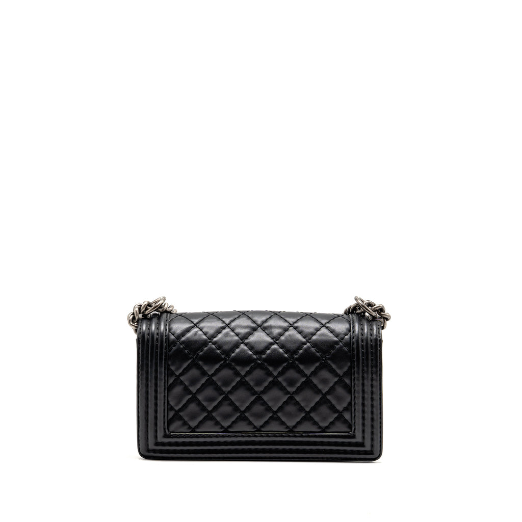 chanel-boy-black-1