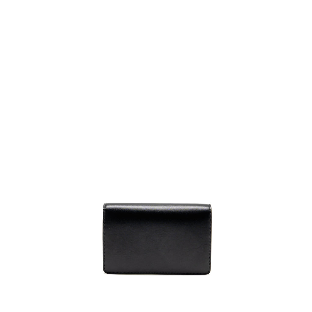 celine-triomphe-wallet-on-chain-margo-shiny-calfskin-black-ghw