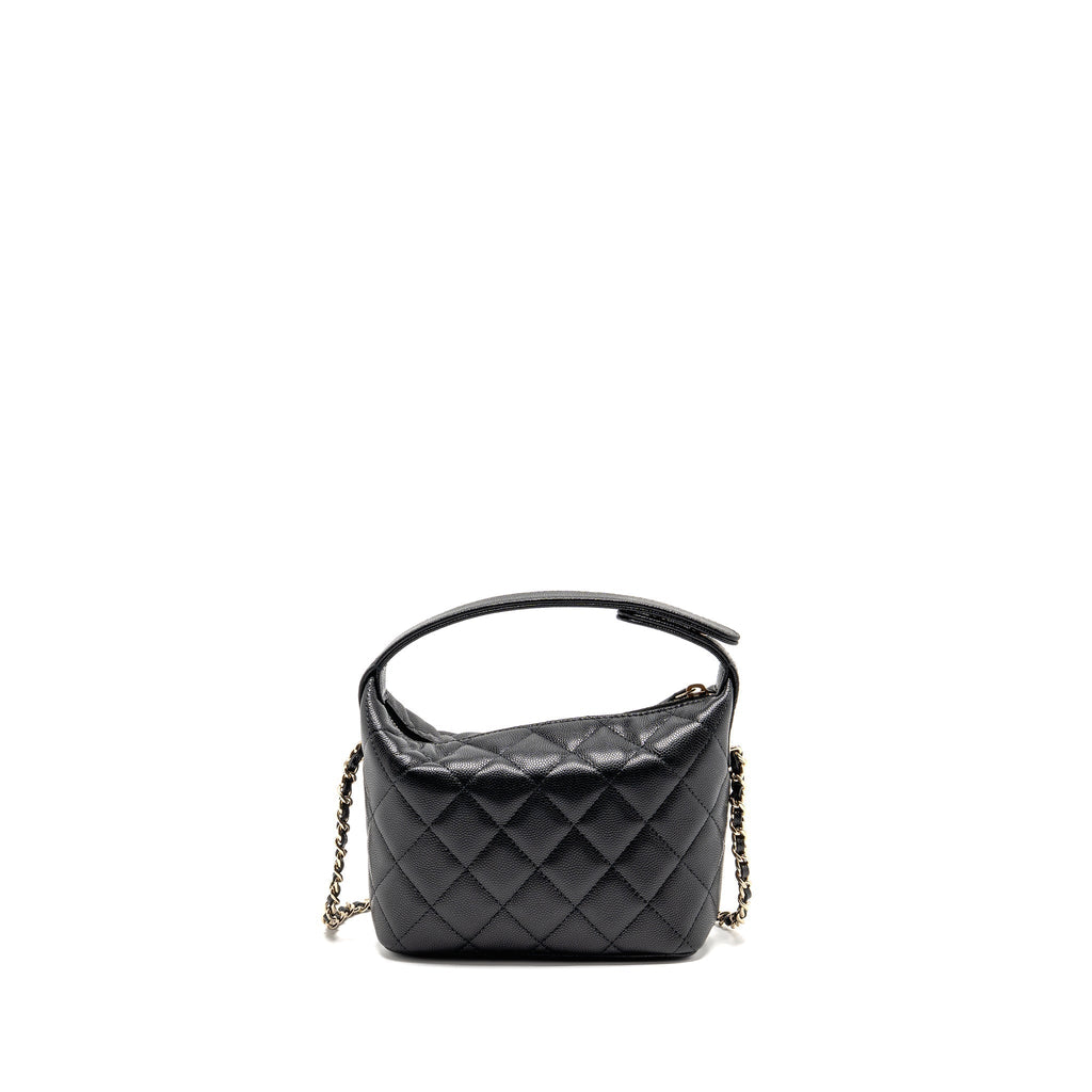 chanel-25c-detail-cc-logo-quilted-hobo-bag-caviar-black-lghwmicrochip-1