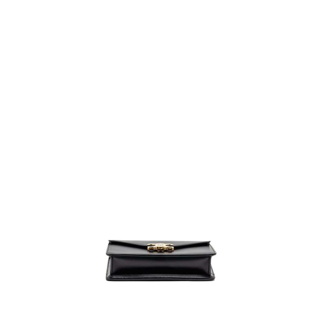 celine-triomphe-wallet-on-chain-margo-shiny-calfskin-black-ghw