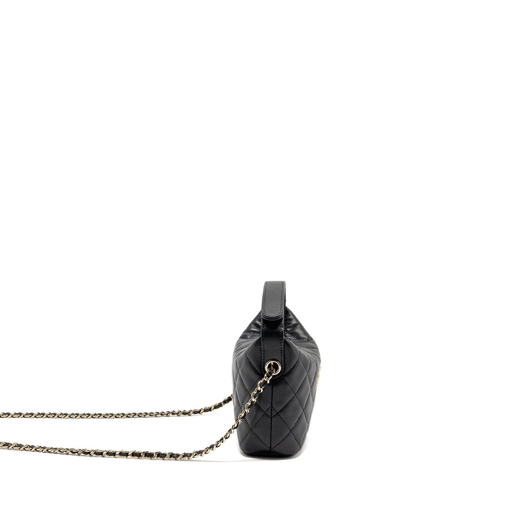 chanel-25c-detail-cc-logo-quilted-hobo-bag-caviar-black-lghwmicrochip-1