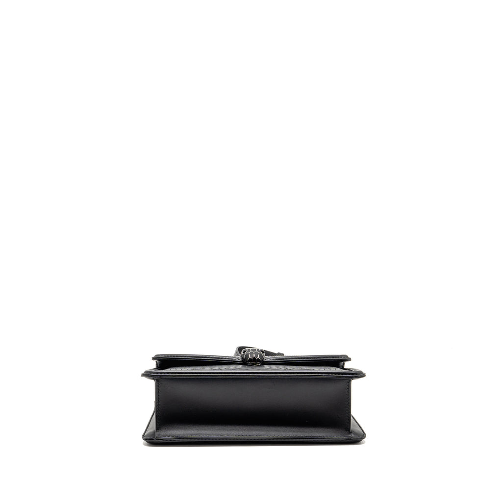 bvlgari-serpenti-forever-flap-bag-calfskin-black-ruthenium-hardware
