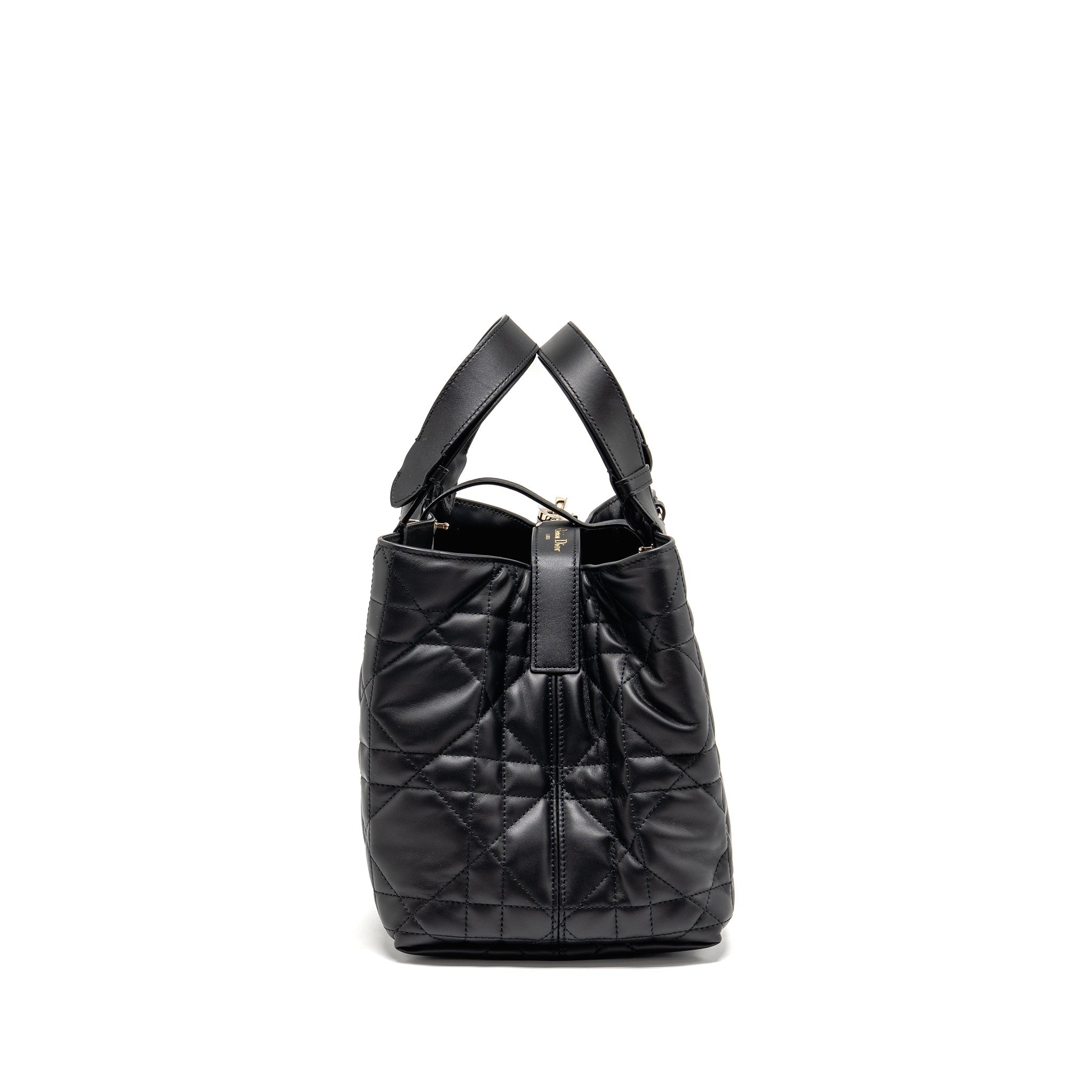 dior-medium-dior-toujours-tote-bag-macrocannage-calfskin-black-lghw-copy