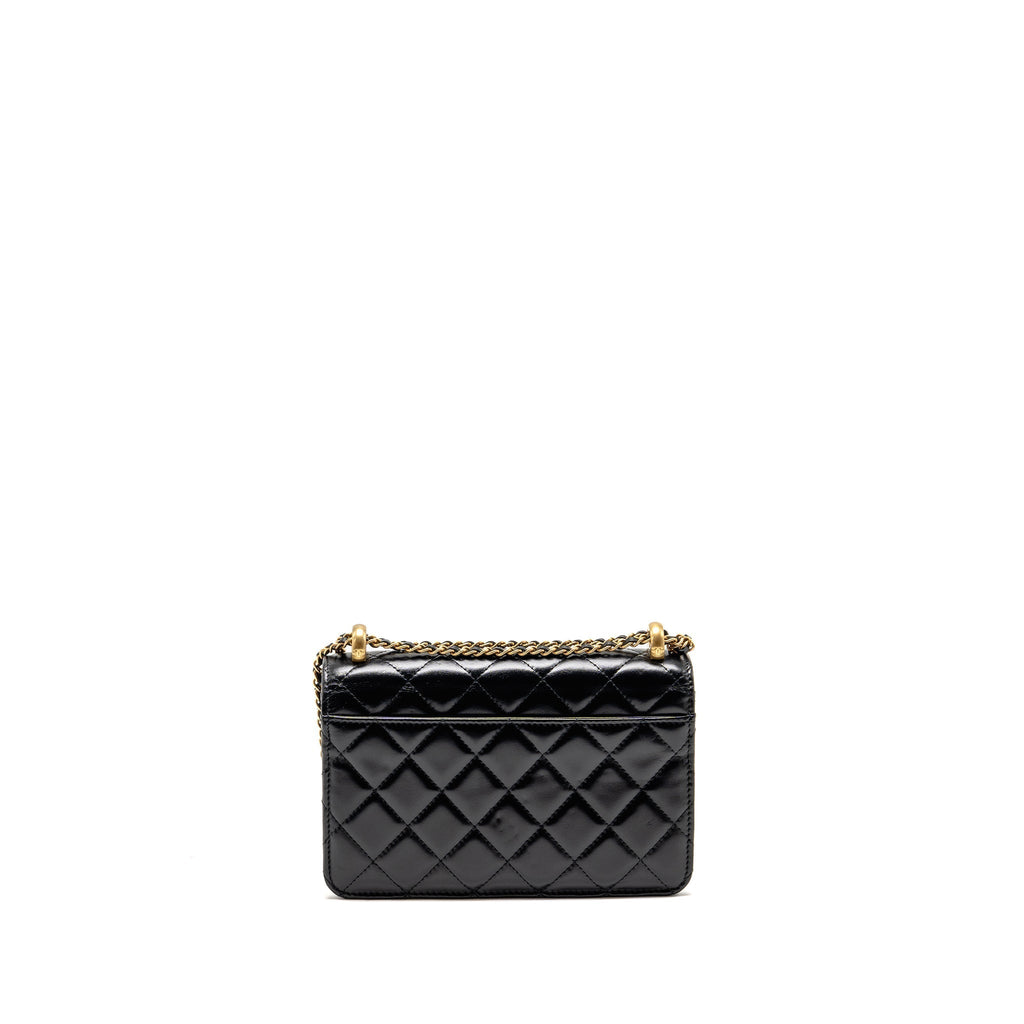 chanel-gold-crush-wallet-on-chain-calfskin-black-ghw-microchip