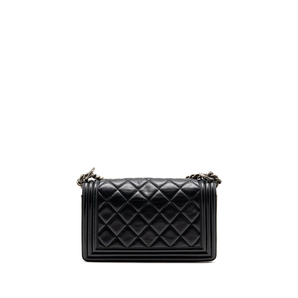 chanel-medium-boy-bag-calfskin-black-ruthenium-hardware-2