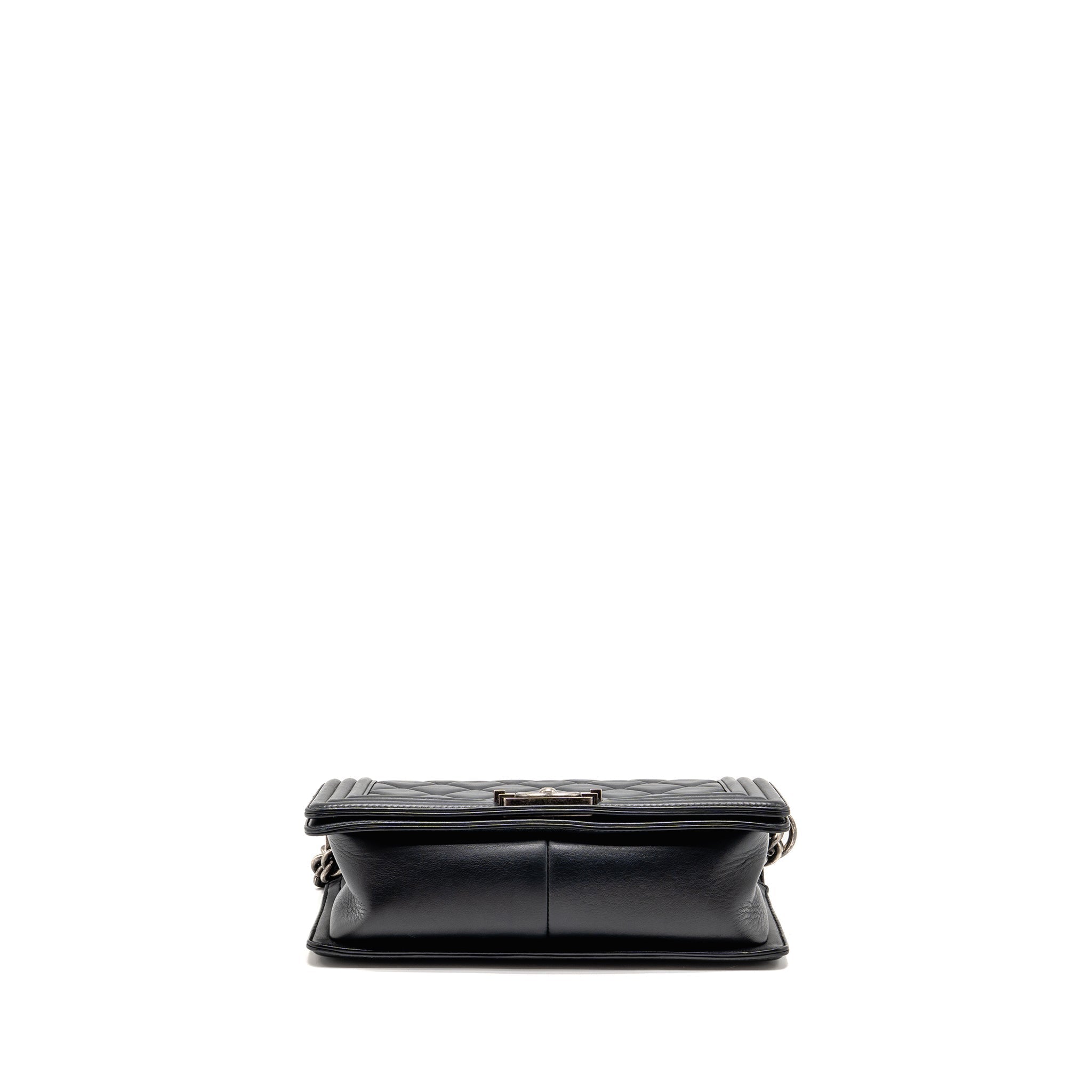 chanel-medium-boy-bag-calfskin-black-ruthenium-hardware-2