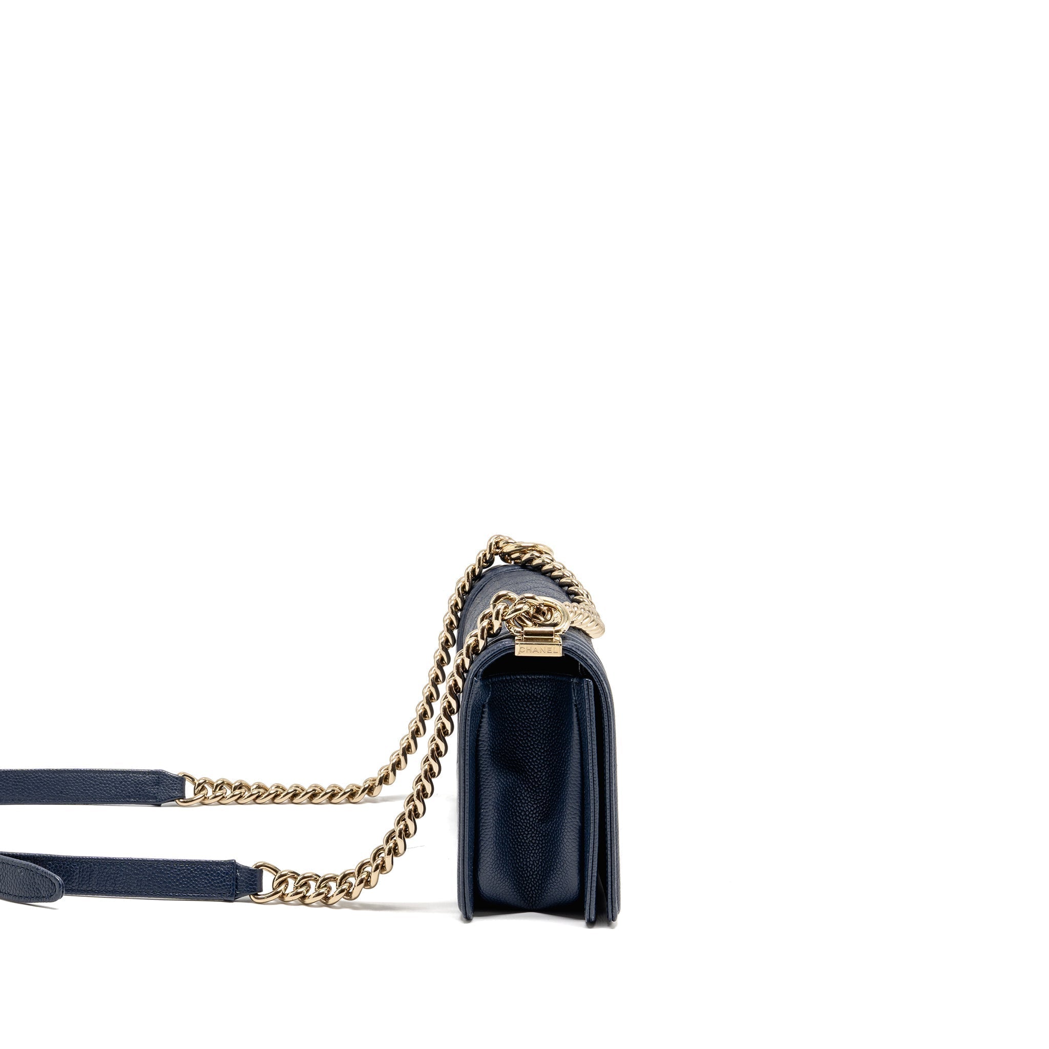 chanel-medium-boy-bag-caviar-navy-lghw