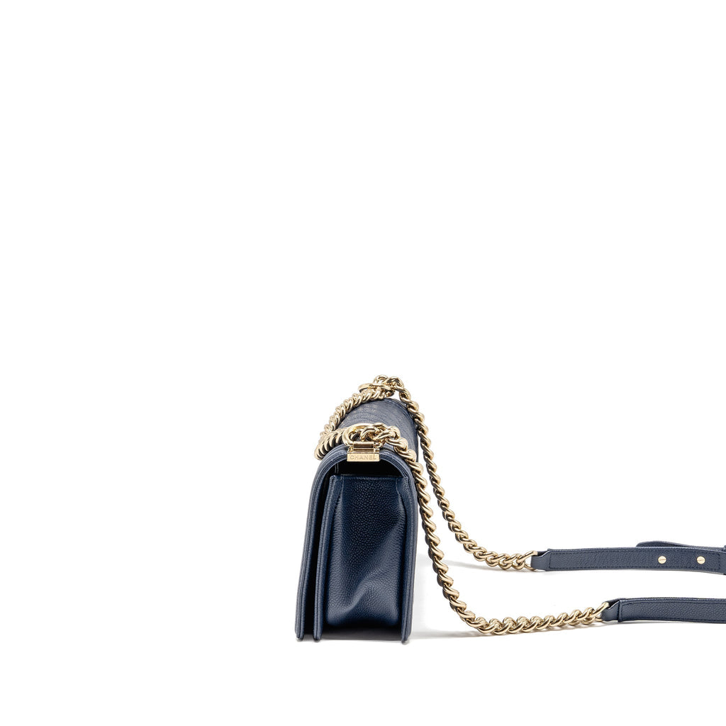 chanel-medium-boy-bag-caviar-navy-lghw