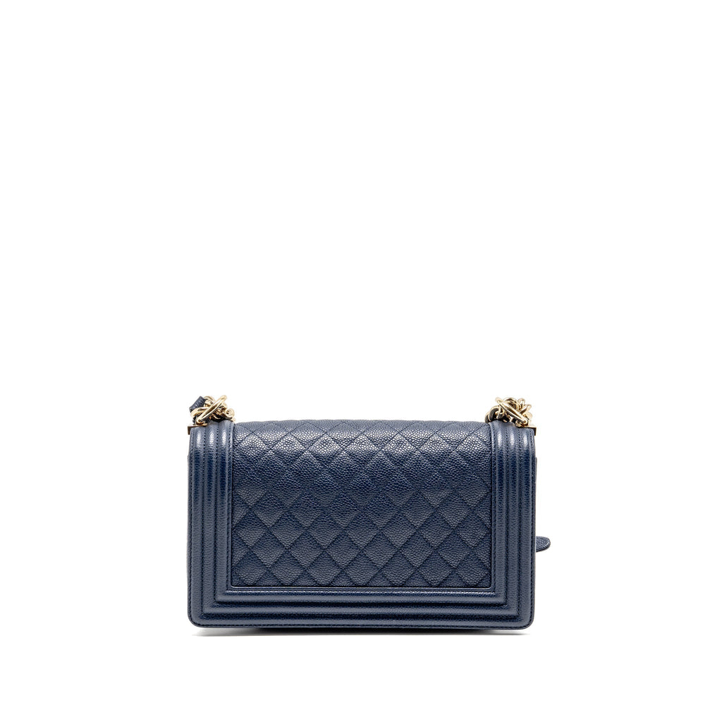 chanel-medium-boy-bag-caviar-navy-lghw