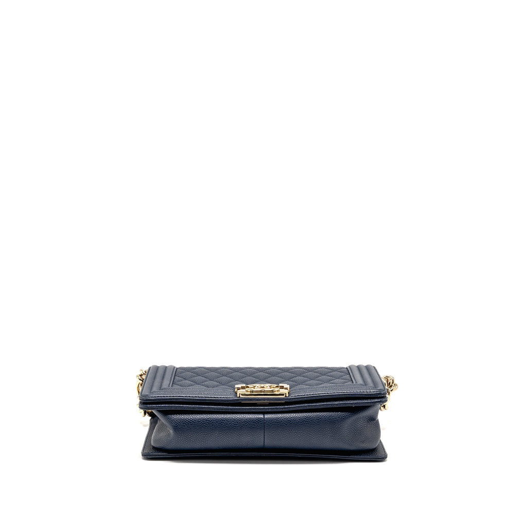 chanel-medium-boy-bag-caviar-navy-lghw