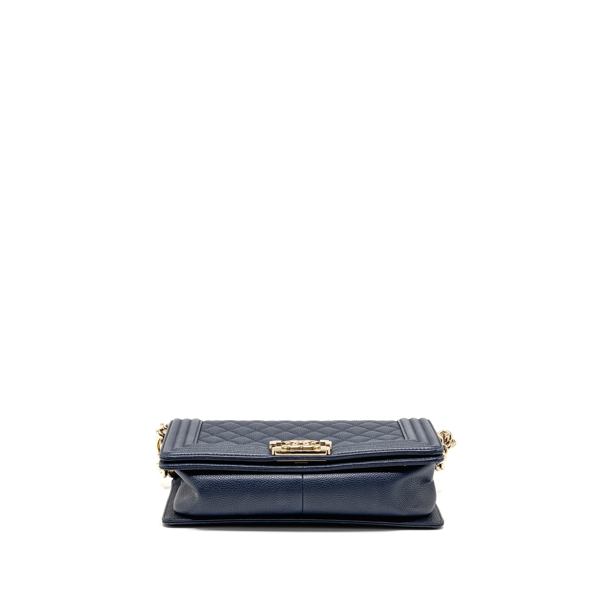 chanel-medium-boy-bag-caviar-navy-lghw