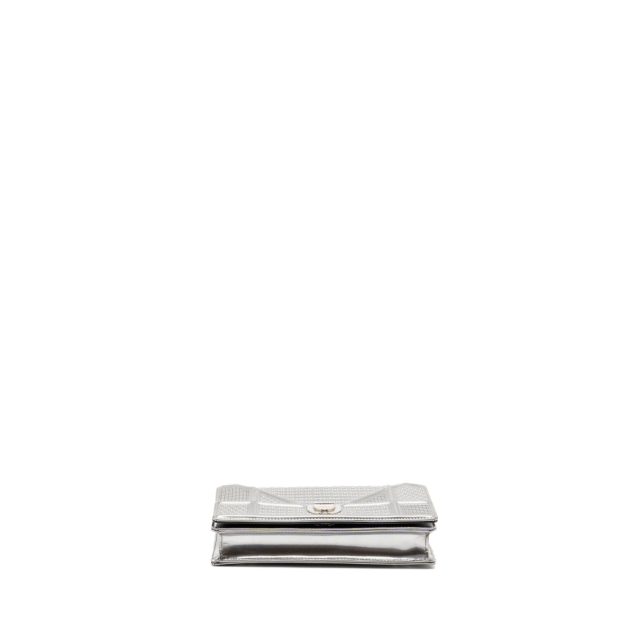 dior-diorama-wallet-on-chain-calfskin-silver-shw