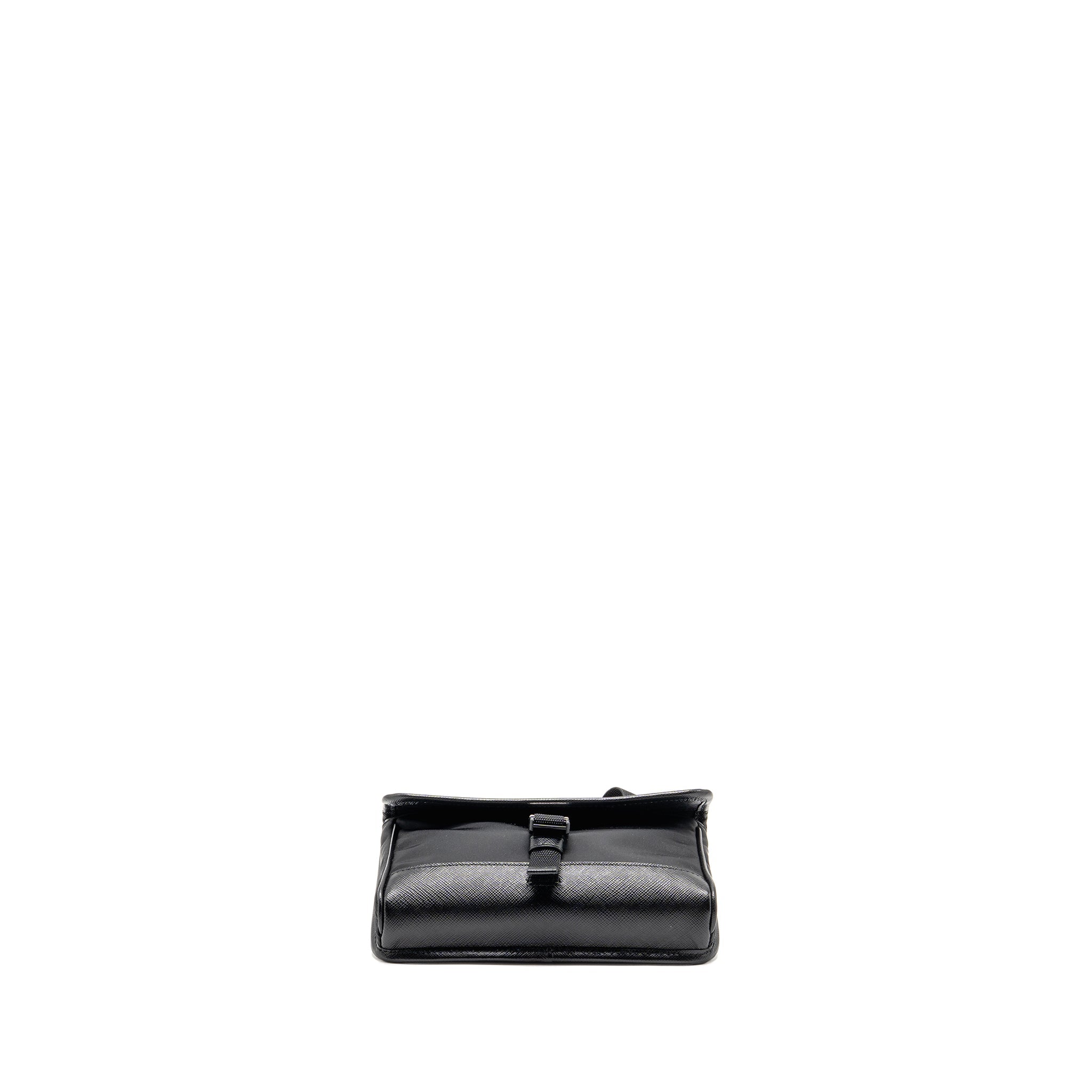 prada-trimmed-saffiano-phone-case-re-nylon-black-shw