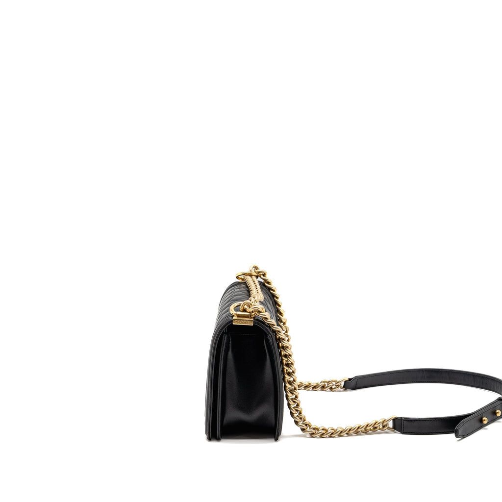 chanel-medium-boy-bag-lambskin-black-ghw-1