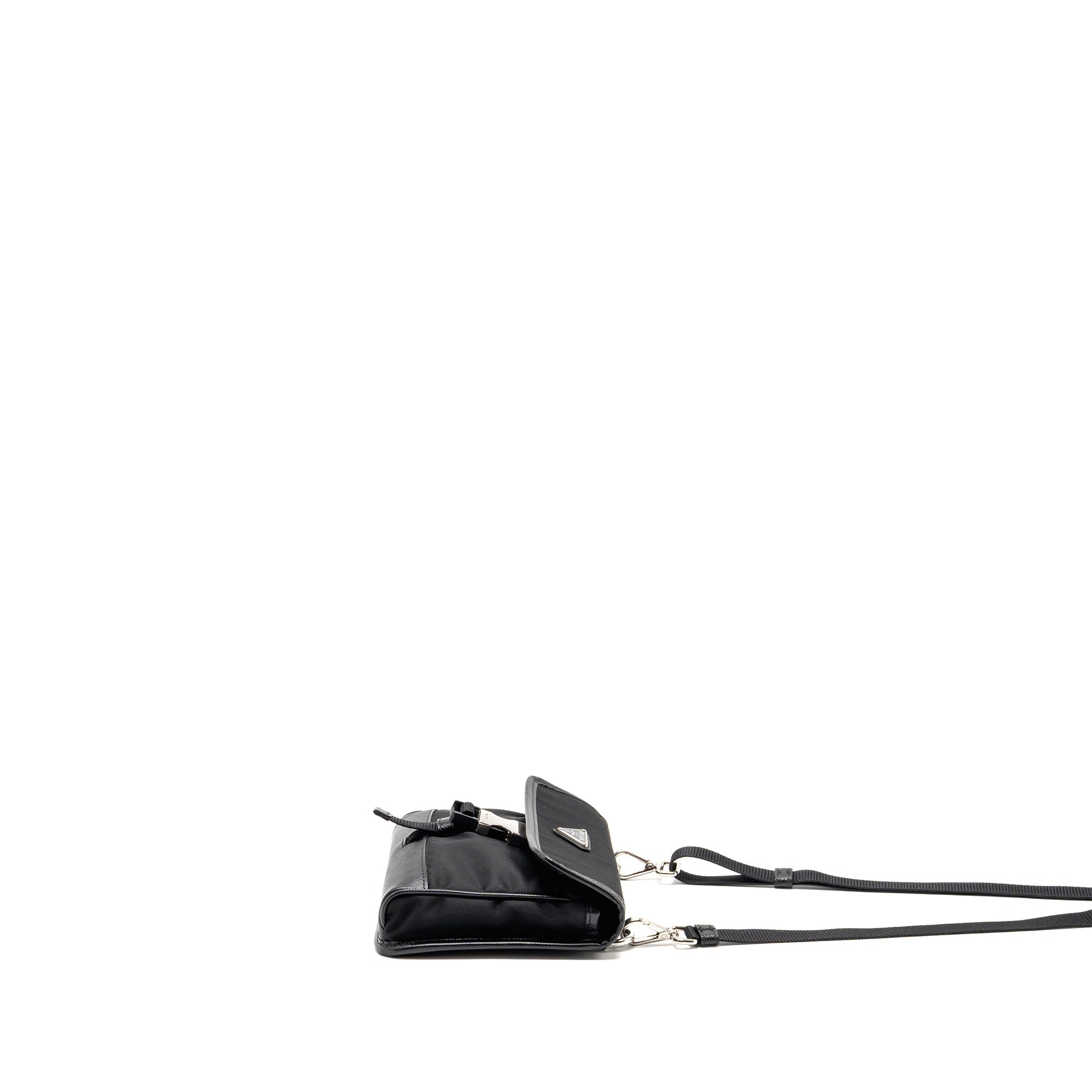 prada-trimmed-saffiano-phone-case-re-nylon-black-shw