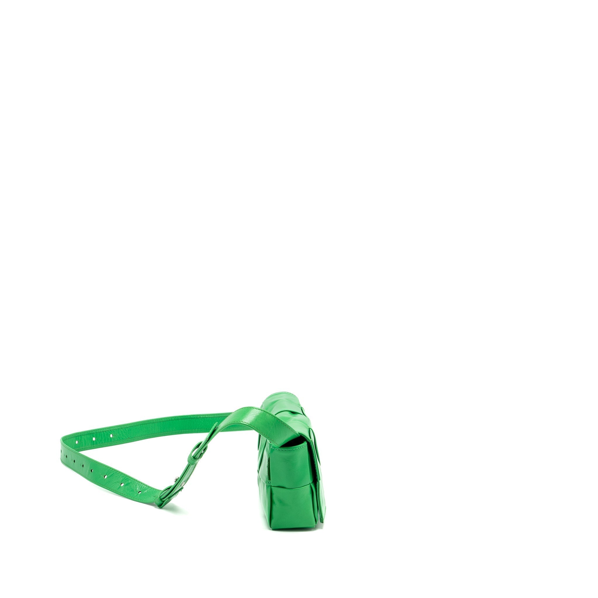 bottega-veneta-cassette-belt-bag-leather-green-shw-copy