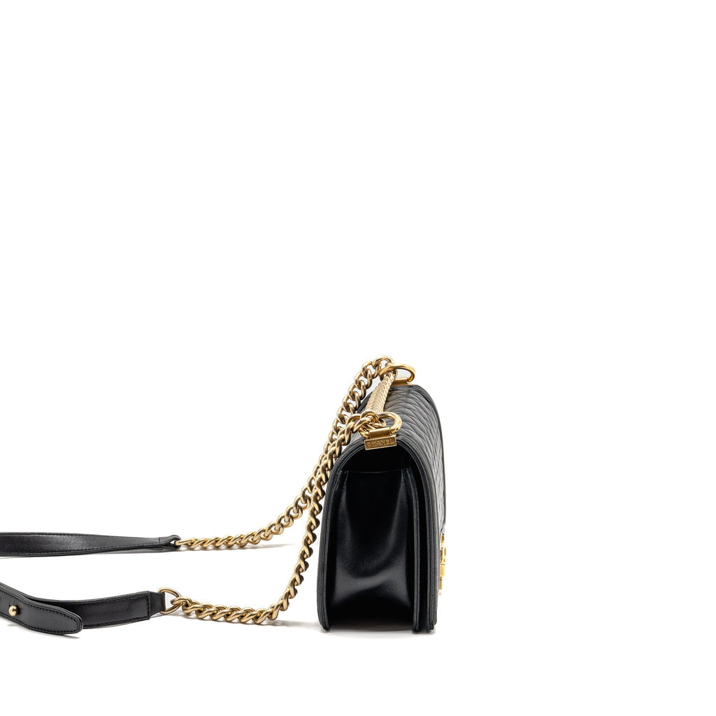 chanel-medium-boy-bag-lambskin-black-ghw-3
