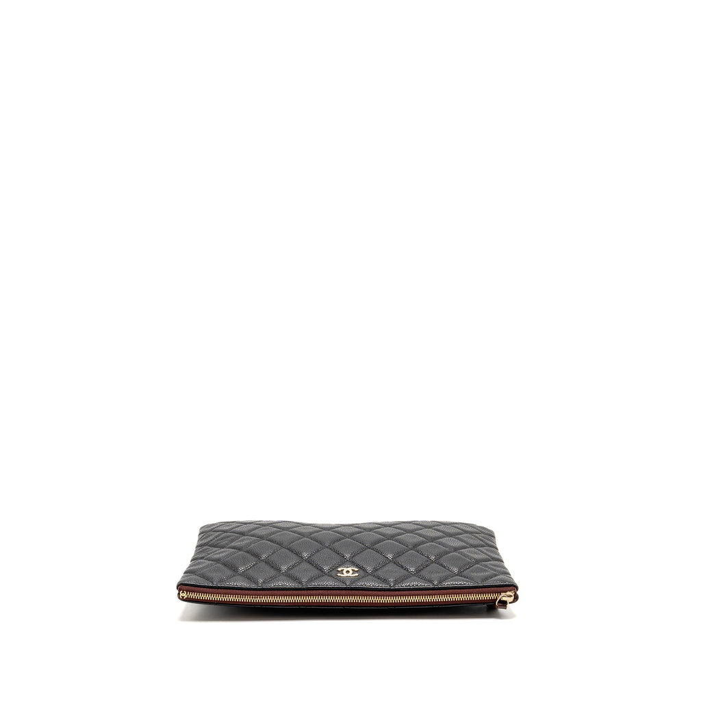 chanel-classic-zipped-pouch-caviar-black-lghw