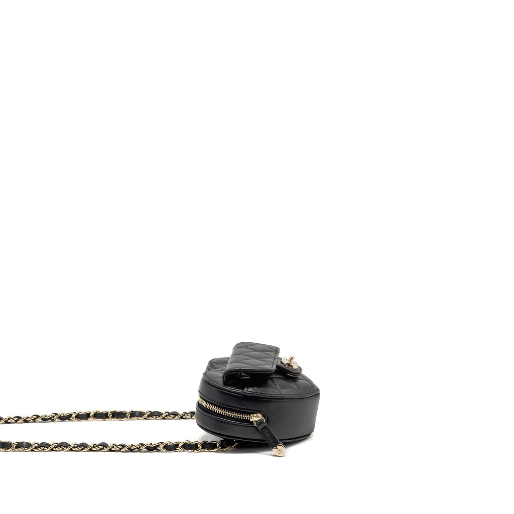 chanel-22s-heart-belt-bag-lambskin-black-lghw-4