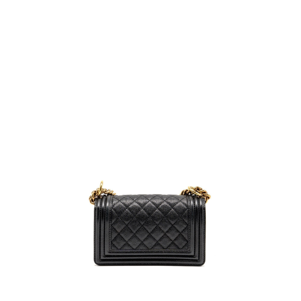 chanel-small-boy-bag-grained-calfskin-black-ghw