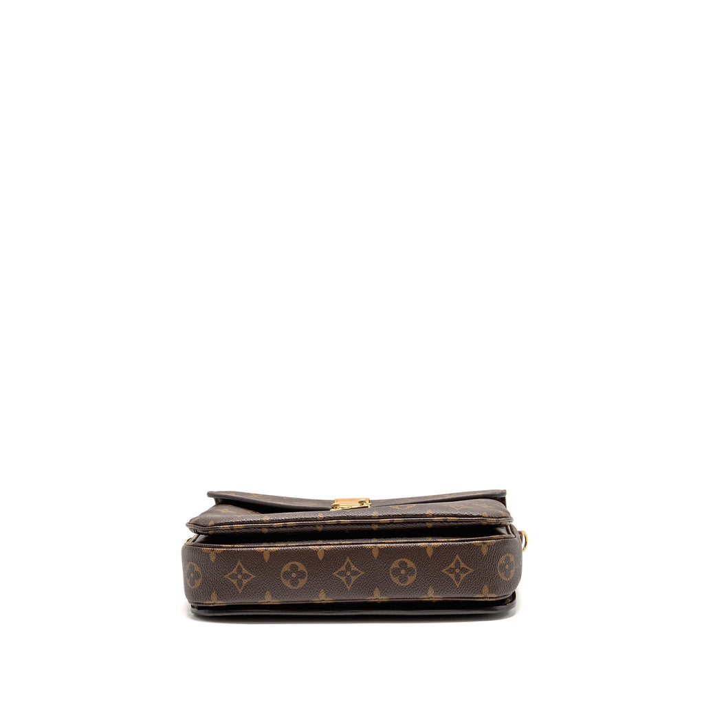 louis-vuitton-pochette-metis-monogram-canvas-ghw-32