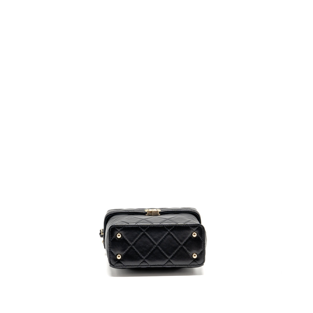 chanel-flap-vanity-with-chain-lambskin-black-lgwh-microchip