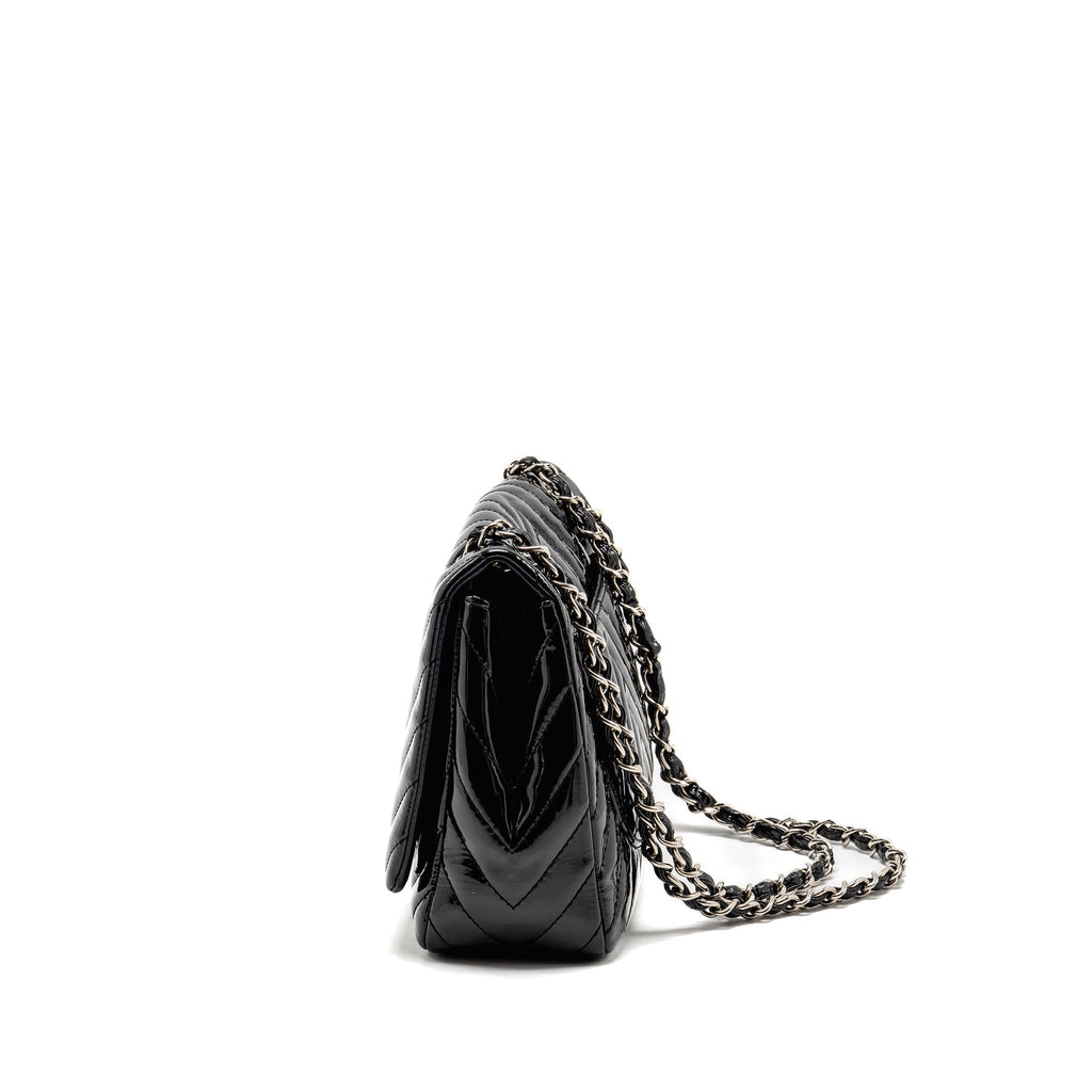 chanel-chevron-jumbo-single-flap-bag-patent-black-shw