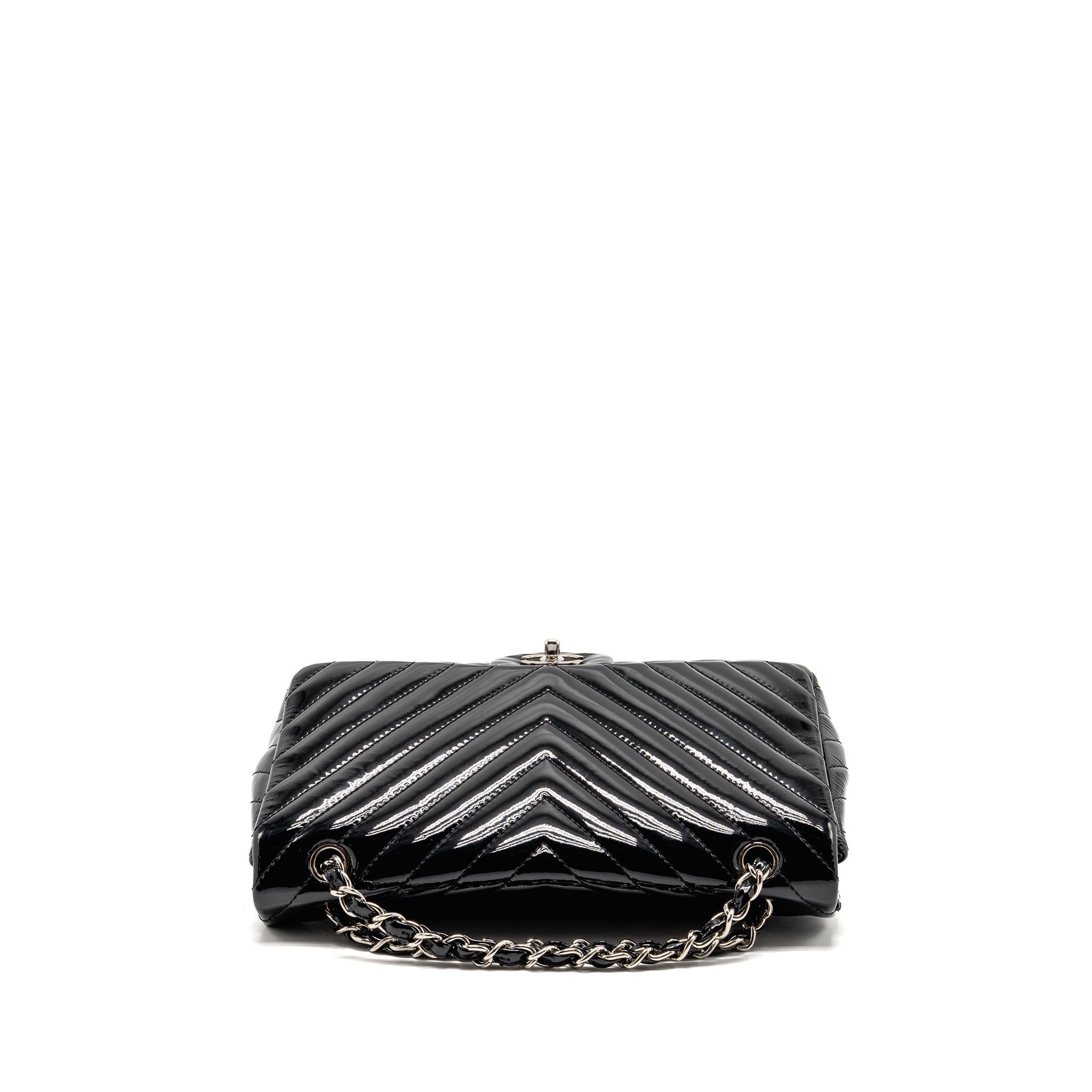 chanel-chevron-jumbo-single-flap-bag-patent-black-shw