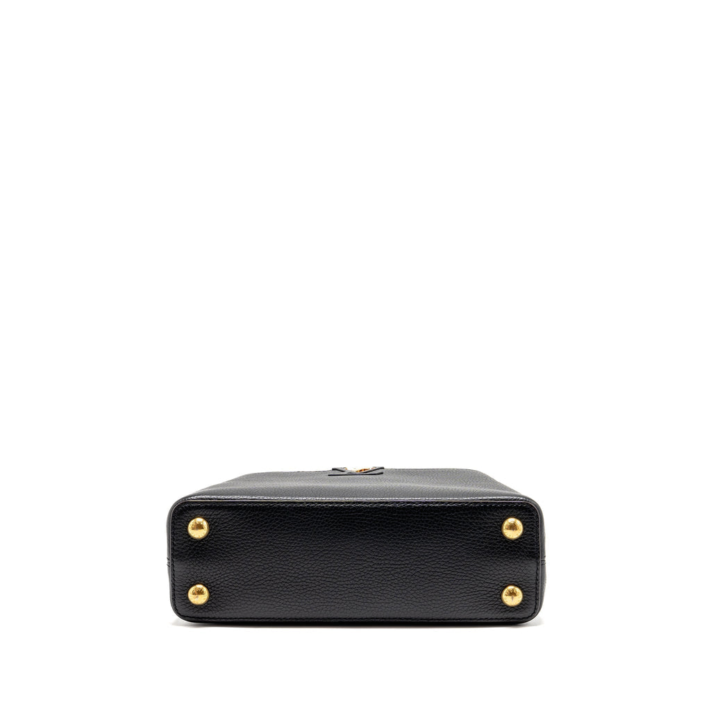louis-vuitton-capucines-bb-calfskin-black-ghw-1