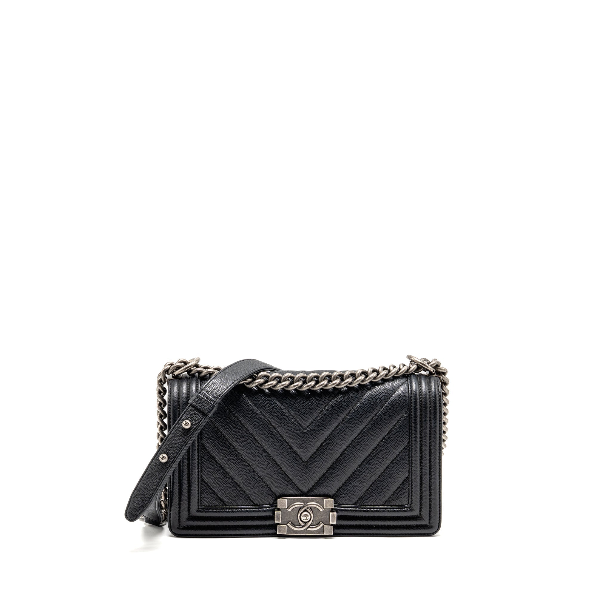chanel-medium-boy-bag-chevron-caviar-black-ruthenium-silver-hardware